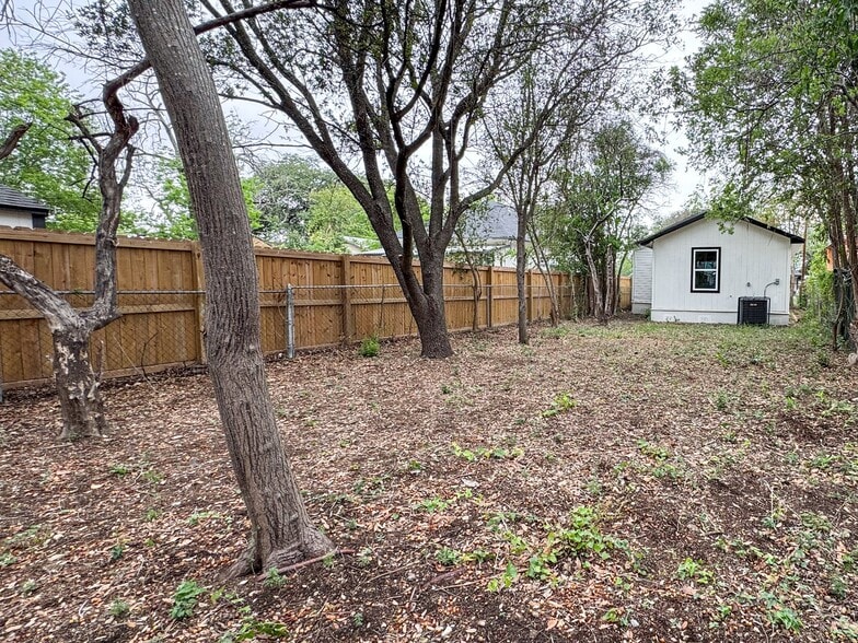 Building Photo - 242 Vine St