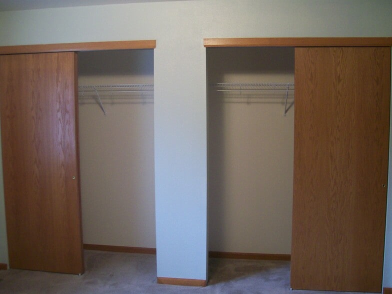 Building Photo - 2900 Ross Dr