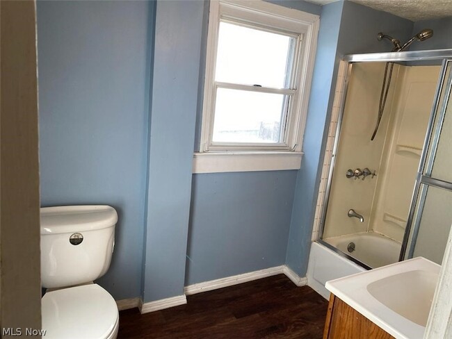 Building Photo - 56 Marion Ave