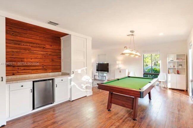 Building Photo - 636 Hibiscus Dr