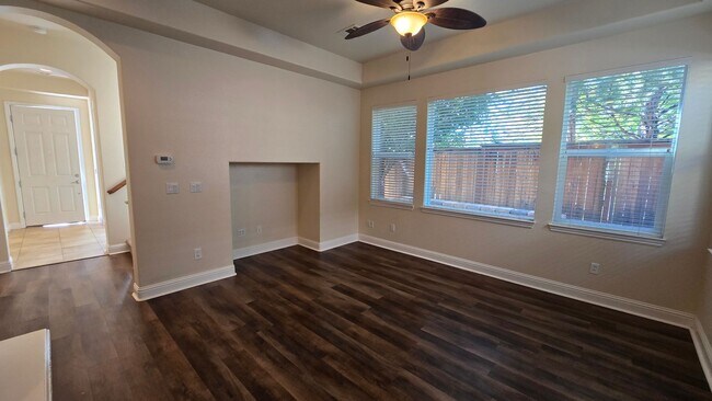 Building Photo - 2205 Heavenly View Trail