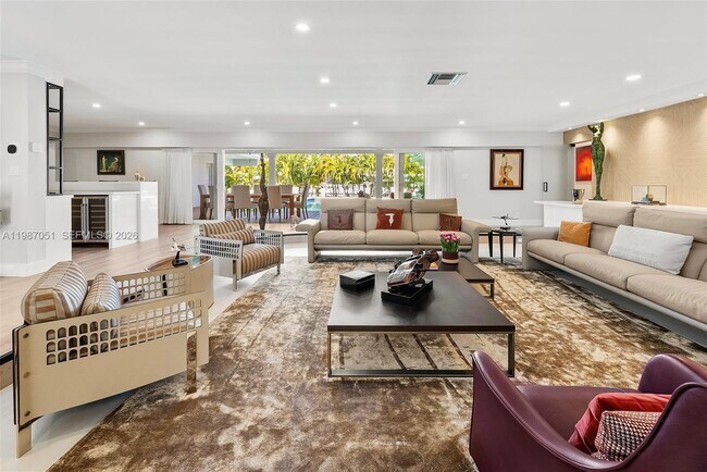 Building Photo - 424 Alamanda Dr