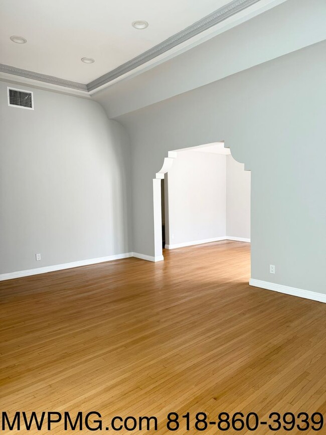 Building Photo - Ideally situated 2-Bed 2-Bath HOME