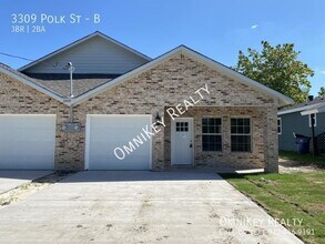 Building Photo - 3309 Polk St