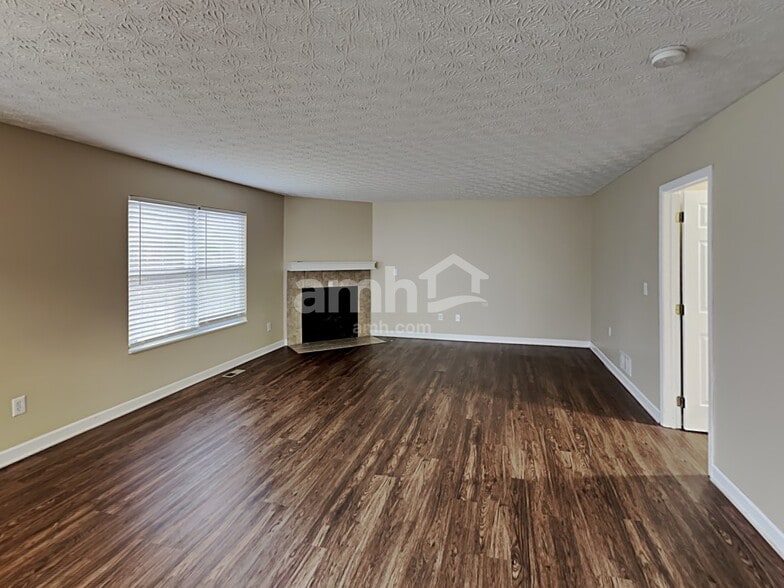 Building Photo - 520 Stone Shadow Dr