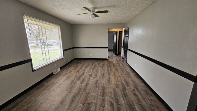Building Photo - Newly Remodeled 3-Bedroom, 1-Bath Mansfield Home with Modern Upgrades & 2-Car Garage