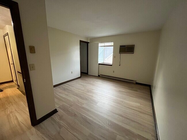 Building Photo - 53 Fairfield Park