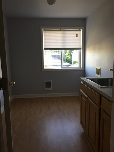 Building Photo - 13918 NE 78th St