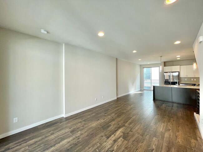 Building Photo - Great Townhome for rent