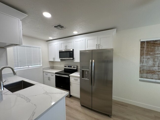 Primary Photo - **STUNNING RENOVATED 2 BEDROOM/2 BATHROOM ...