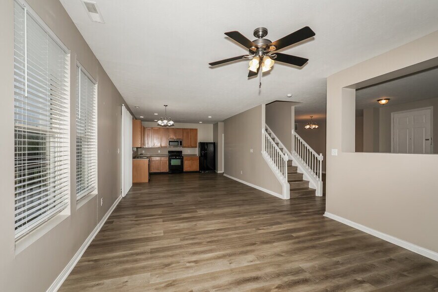 Building Photo - 8025 Cole Wood Blvd