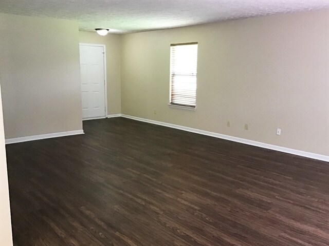 Building Photo - 2092 Meadowlark Ln