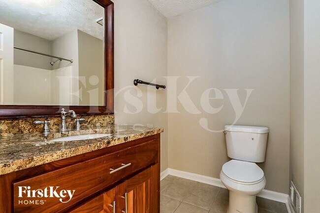 Building Photo - 600 Inglenook Dr SW