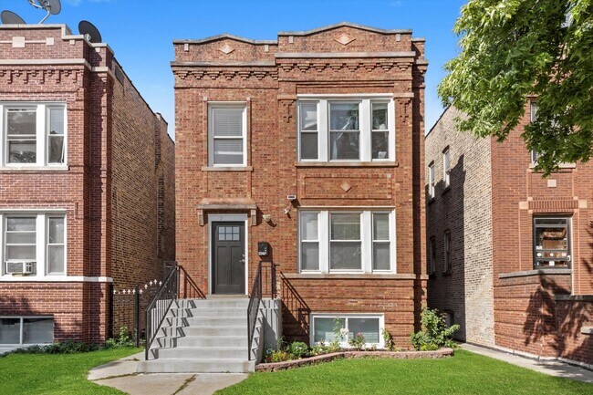 Primary Photo - 2246 N Leamington Ave