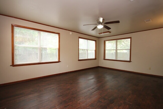 Building Photo - Updated 3BR/2BA Milton Ranch Home with Multiple Living Areas, Flex Space & Newly Updated Kitchen ...