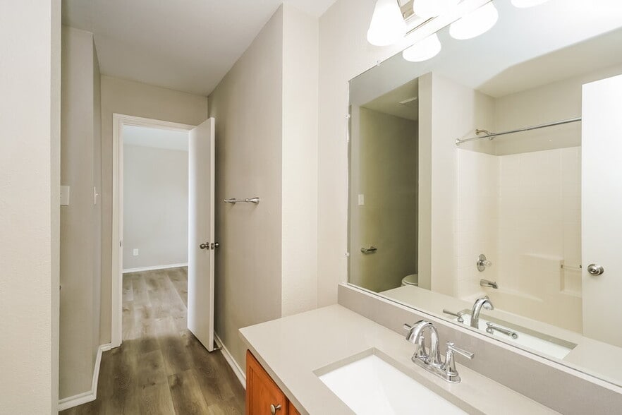 Building Photo - 2105 Pacino Dr