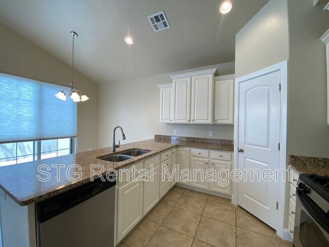 Building Photo - 3439 S Barcelona Dr