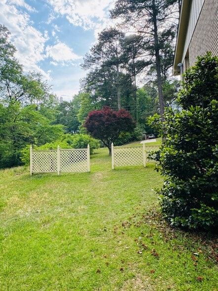 Building Photo - 4875 Millen Dr
