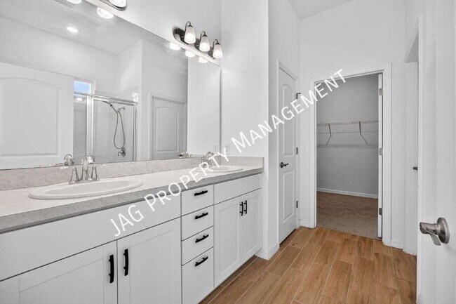 Building Photo - 2199 Emerald Springs Dr