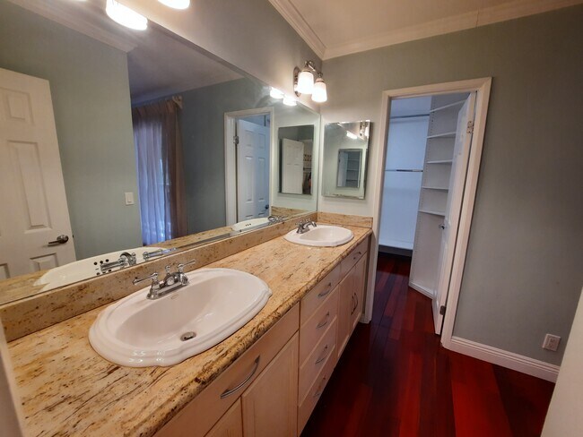 Building Photo - 7955 Vía Latina