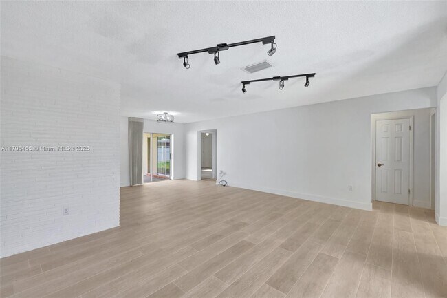 Building Photo - 9121 SW 54th Pl
