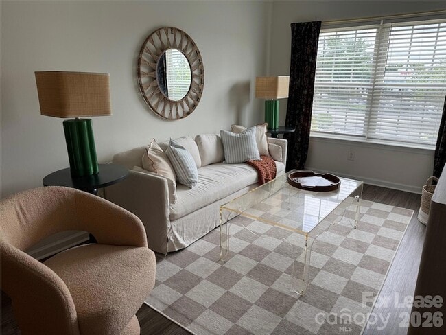 Building Photo - 1410 4th St Dr NW