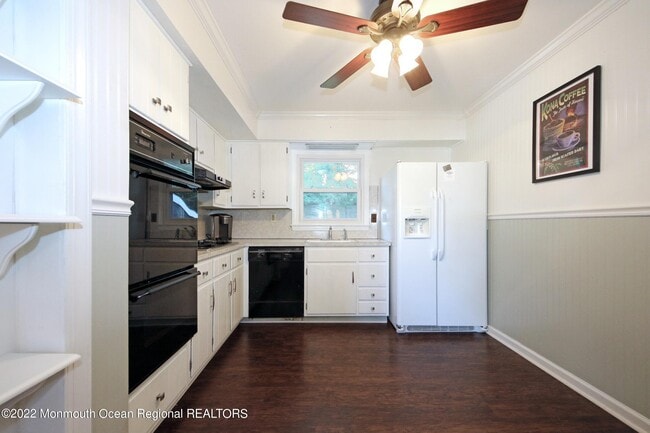 Building Photo - 18 Crestview Dr