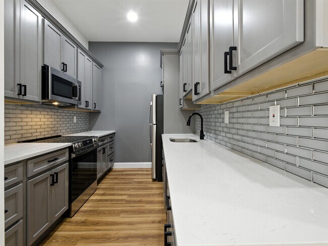 Building Photo - 111 Mulberry St