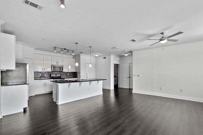 Building Photo - 366 FM 1488