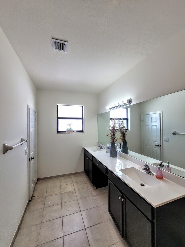 Building Photo - 11481 SW 252nd St