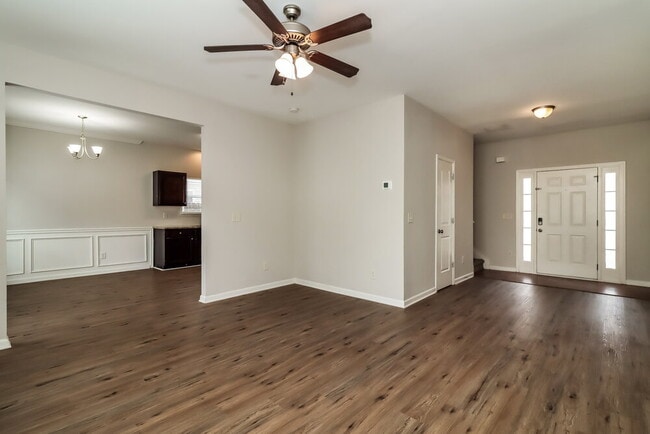 Building Photo - 539 Hill Crest Cir