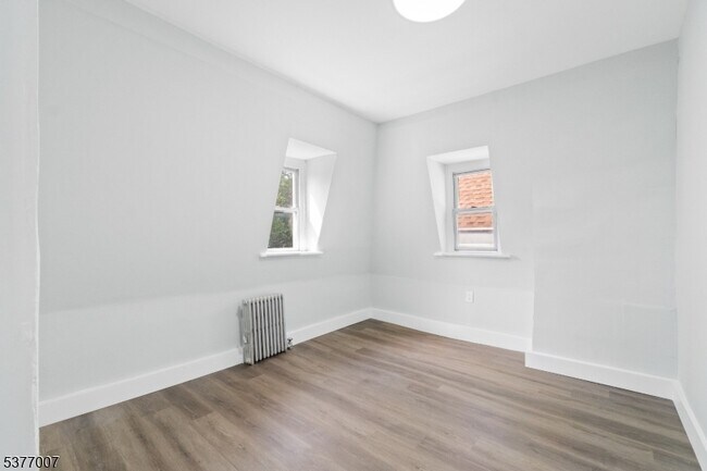 Building Photo - 114 Littleton Ave