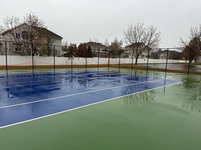 Building Photo - 2824 Ivory Way S