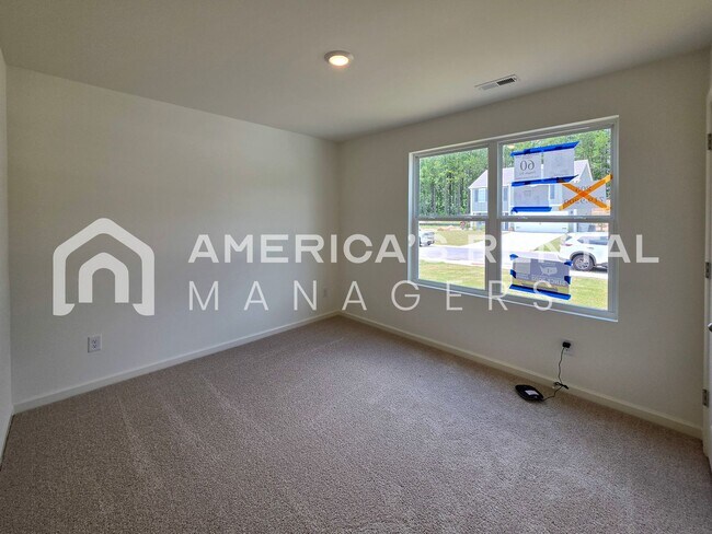Building Photo - 556 Saddlewood Bnd