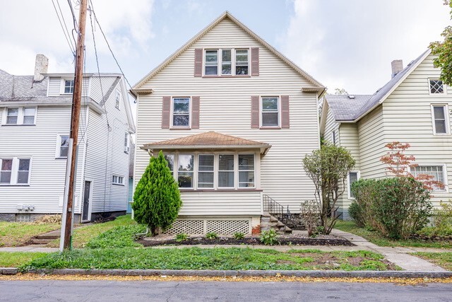 Building Photo - 12 Benton St