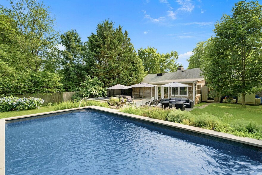 Building Photo - 14 Millstone Dr