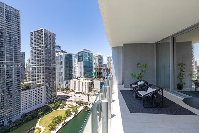 Building Photo - 300 Biscayne Blvd Way