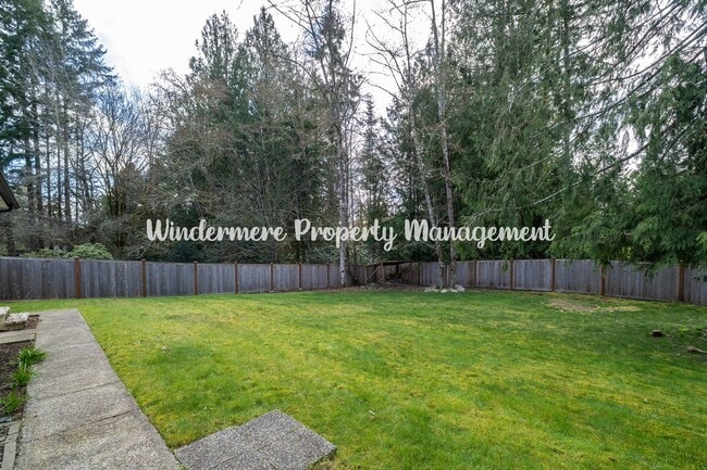 Building Photo - Charming and Bright 3 bed in Heart of Gig Harbor!