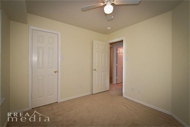 Building Photo - 2923 Loganberry Park Ln