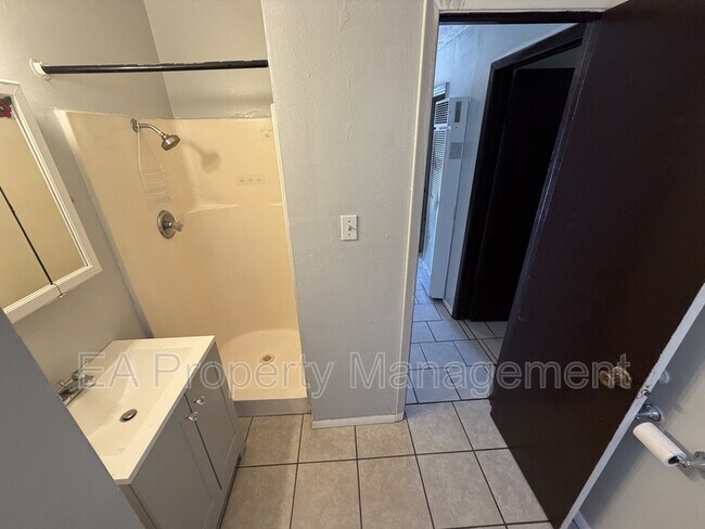 Building Photo - 117 40th St NW