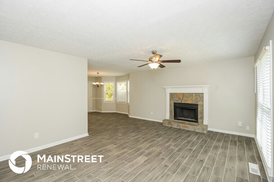 Building Photo - 333 Oak Landing Cir