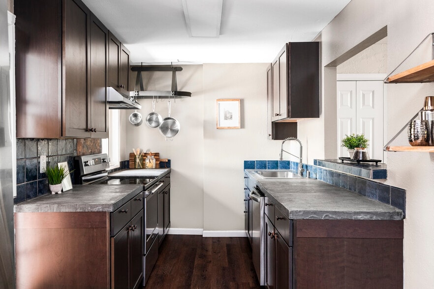 Building Photo - 377 Pearl St