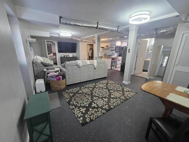 Building Photo - 100 9th Ave