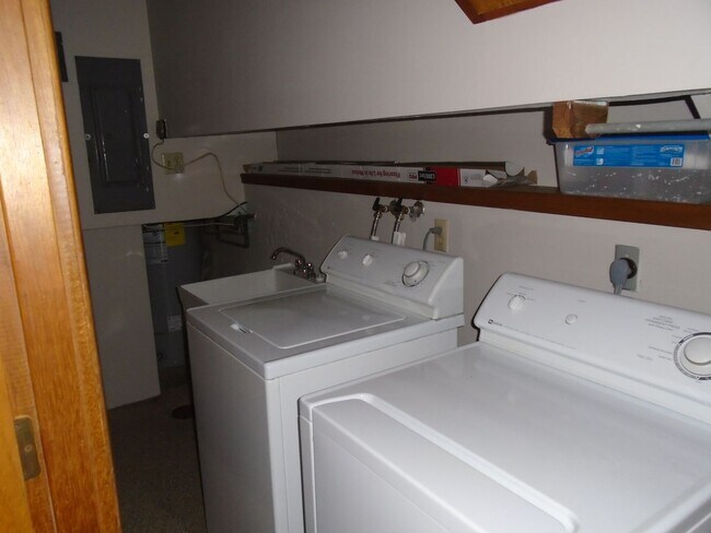 Building Photo - 5514 Tuttle Cove Rd