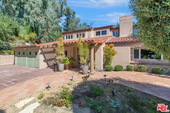 Building Photo - 24409 Voltara Ct