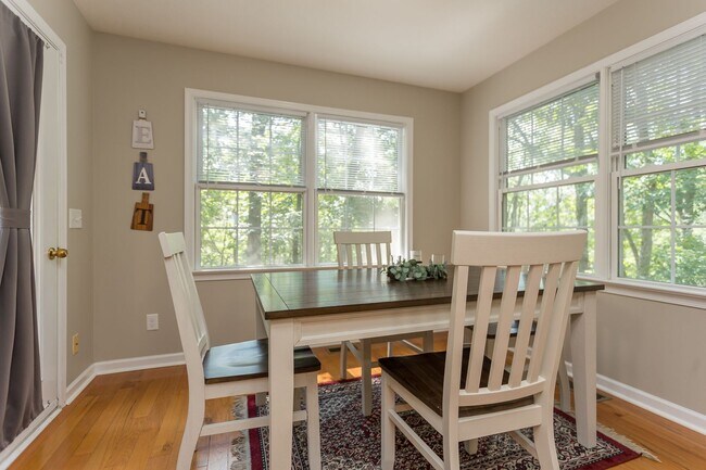 Building Photo - 3 Bedroom Home in Massanutten!!!