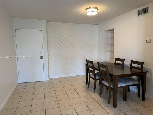 Building Photo - 1205 Mariposa Ave