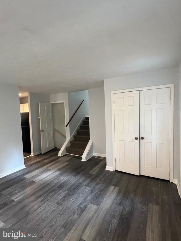 Building Photo - 11827 Rutherford Dr
