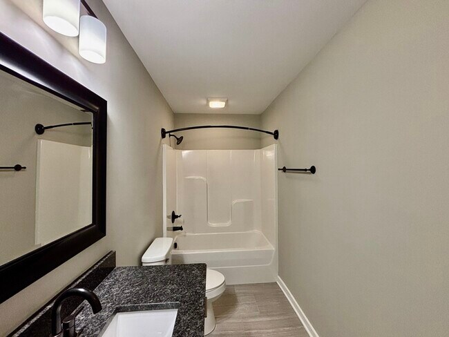 Building Photo - 510 Marlboro Ave