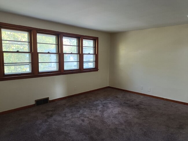 Building Photo - 5512 N 52nd St